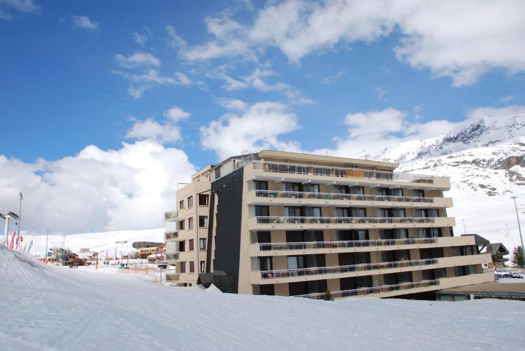 Hotel Le Dome Alpe d'Huez Екстер'єр фото